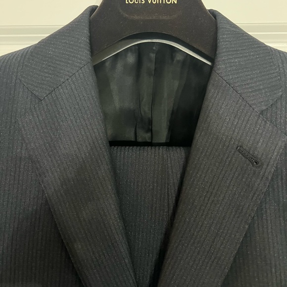 Louis Vuitton blue stripped suit - Picture 3 of 4
